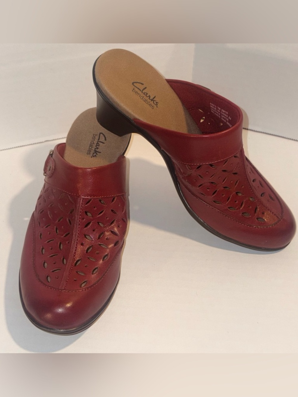 Clarks “Daffodil” Dark Red Heeled Leather Mules Size 7M